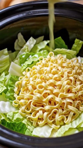 Slow Cooker Cabbage & Noodles 🥬🍝