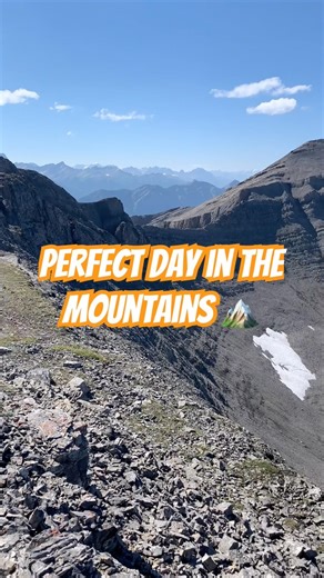 Solo summit views on a picture perfect Canada Day🏔️🇨🇦 #hiking #hikealberta #nationalpark