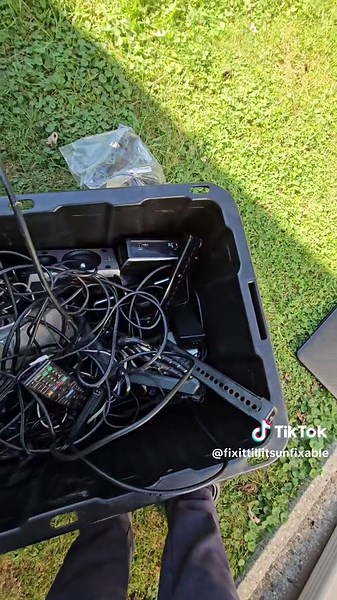 Free laptop!! Will it work, First laptop ive ever found! #free #tech #laptop #freetech #dell