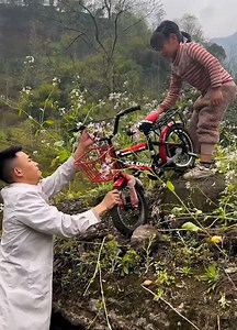 2.4M views · 13K reactions | A small act of kindness goes a long way! ❤️ | Viral Stories | Facebook