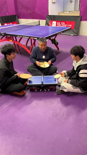 趣味乒乓球。你來試試！#乒乓球 #春節 #過年 #趣味 #傳統 Fun table tennis. You try it! #Table Tennis #Spring Festival #Chinese New Year #Fun #Tradition