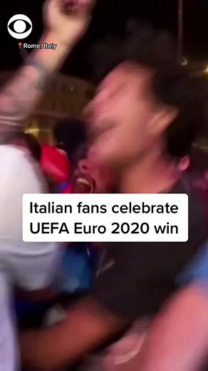 Watch the moment Italian fans saw their team win the 2020 UEFA European Championship, singing their national anthem. #news #football #euro2020 #italy