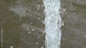 what does the water jet from the fountain look like. Super slow motion 1000 fps