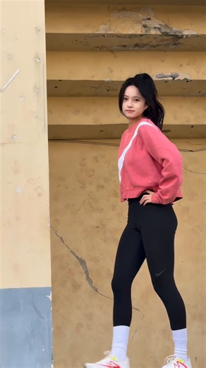 普通公主罢了 on Instagram: "How to train cadence for running beginners? Tag your brothers and sisters to learn! #Athletes #TrackAndFieldTraining #Cadence #StepPractice #Coordination"