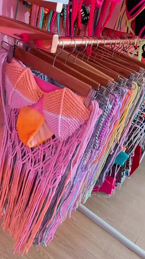 Vestidos de Baño: ¡Feliz Inicio de Semana en Cali!