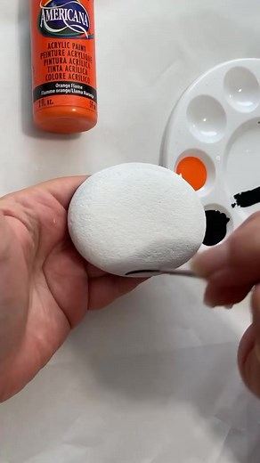 1.1M views · 10K reactions | Let’s create a cute Halloween bug! #lorybugrocks #plaidcreators #plaidcrafts #rockpainting #instaart #artreels #crafty #crafting #painting #acrylicart #halloweendecor #gardenart | Lorybugrocks | Facebook