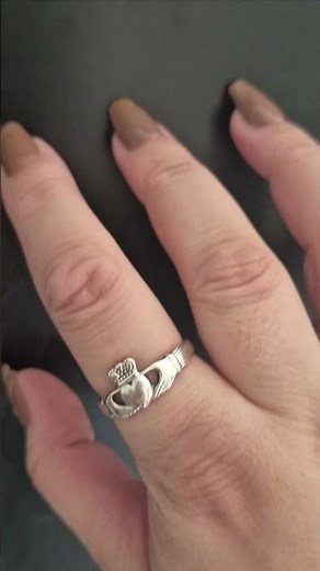 Nails on a Chalkboard!! (Soft scratching) #asmrsounds #asmrvideo #relax