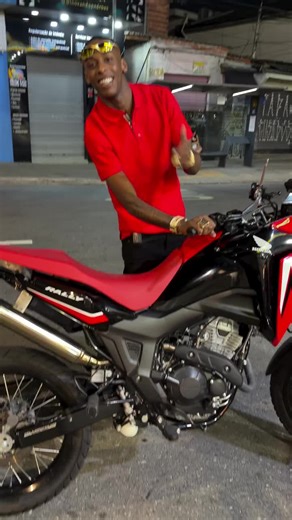 Saharão na Chapa Máxima: Uma Crítica Contundente