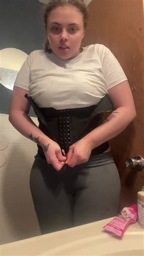 I gained all the weight that I wanted now it’s time to tone it , this is my first time ever using a waist trainer and I absolutely love this one ##toner##tiktok##shop##buy##foryoupage