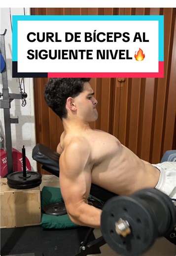Curl de biceps al siguiente nivel 🔥🔥🤯 #buenatecnica #curldebiceps #curldebicepsinclinado #ejrciciosencasa #fitness