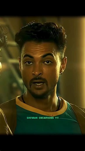 ~ | 日本利用压电瓷砖将脚步转化为电能。这些瓷砖捕捉来自你脚步的动能。当你行走时，你的重量和动作会对瓷砖产生压力。瓷砖会轻微弯曲，从而产生机械应力。瓷砖内部的压电材料将这种应力转化为电能。每一步都会产生少量电荷，而数百万步结合在一起就能产生足够的电力来驱动 LED... | Instagram