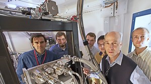 🎉In less than one day, we’ll kick-off a special celebration at SLAC: Our powerful light source, SSRL, turns 50 years young! SSRL’s powerful X-rays have revealed some of nature’s most fundamental secrets over the decades, leaving us glowing in awe from this magical place. 🧬Here’s another memory from our album: Stanford professor and Nobel laureate Roger Kornberg and colleagues stand inside SSRL's Molecular Observatory for Structural Molecular Biology. Kornberg received the 2006 Nobel Prize in C