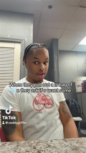 Ceddy Ced on Instagram: "Nah I dnt have no key or party *runs out the bathroom*"