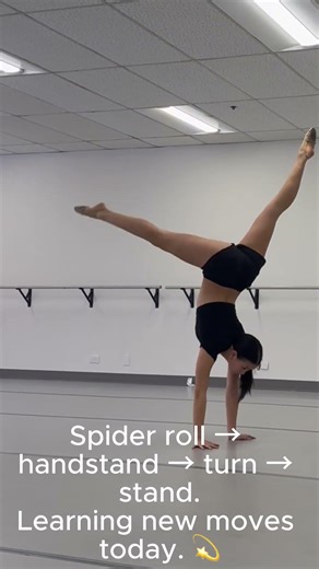Fifi‘s Dance Training Moments ｜Spider Roll to Handstand 💃