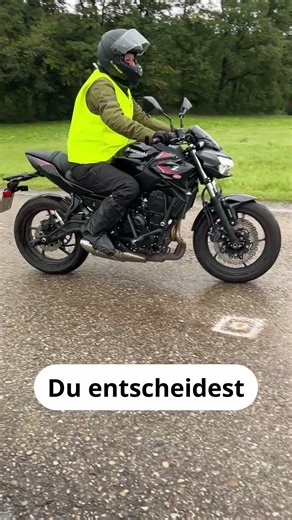 Grundfahraufgabe bei Regen, Motorrad Fahrprüfung Kl. A #shorts #motorrad #freyfahren