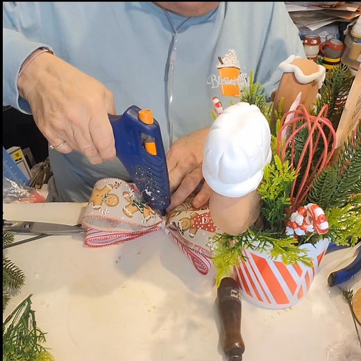 Here is part 2 of the gingerbread baker centerpiece. I have to apologize upfront. My camera turned off during a portion of it, but I did explain what I did that wasn't recorded. I hope you enjoy it, and would love to inspire you to make your own. #craftingwithmrsp #airdryfoamclay #gingerbreadcenterpiece #candylanddecor #candylandtheme #christmascenterpiece #funwithfriends #gingerbreaddecor #Gingerbread #christmasdecorating #craftingismytherapy #christmasdecor #Christmas | Crafting with Mrs. P