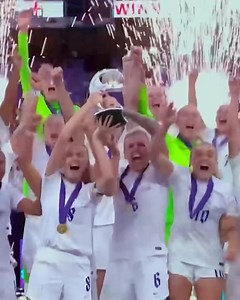 176K views · 10K reactions | Great to spend time with such a talented England player gbeng Jude Bellingham and talk about our EA SPORTS FIFA World Cup Edition Cover ⚽ #FIFA23 | David Beckham | Facebook