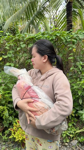 11M views · 293K reactions | Lời Tạm Biệt Và Cảm Ơn Bim Bim của Chị Nhiều Lắm #sautivi | Sâu Tivi | Facebook