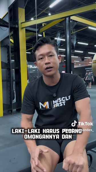 Viral Spanduk Paris Pernandes di Mukbang