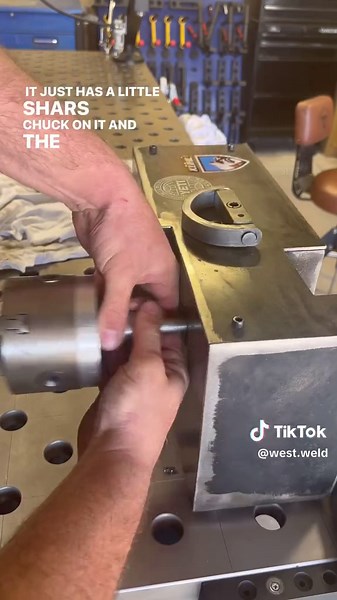 This is a welding positioner i built awhile back thought it might give you some ideas…… #westweld #fabrication #welding #fixturetable #kovosuweldingtables #fusion360 #fireballhardtail #shopmade #milwaukeetools #weldingpositioner #shopmade #smallbuisness #fixtureplate #fixturetable #handrail #guardrail #1620workwear #1620 #fabricationlife #fabshop #selfmade #weldinglife #metalwork #fabricationtips #fabricationnation #metalwork #weldingtips #weldingtiktok