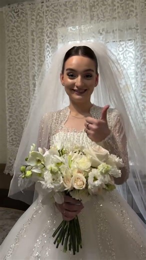 Preparing the bride before the groom enters 🤩