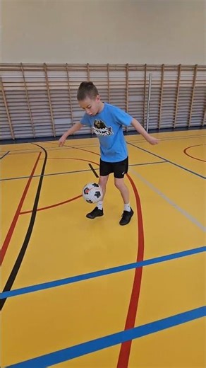 Flick 360 ° Try this ⭐️⭐️ #trenerdryblingu #football #skill #flickup