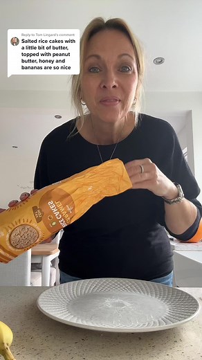 Delicious Peanut Butter, Banana, and Honey Rice Cakes Recipe