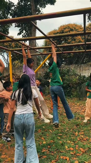WATCH | EDUCATIONAL TOUR OF THE SCHOOL WITH NO WALLS The Philippine Air Force (PAF) welcomed the faculty and students of The School with No Walls for an educational tour at Fernando Air Base, Lipa City on February 28, 2026. Through AETC and the 550th Air Base Group, students explored key training units, discovered career opportunities, and gained deeper insight into the PAF’s mission in national security and community development. ✈️🇵🇭 #FocusPAF #GuardiansofOurPreciousSkies #PAFYouCanTrust #On