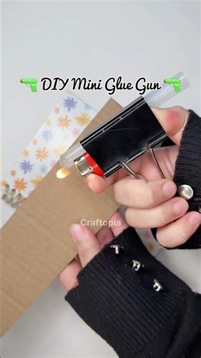 DIY Mini Glue Gun 🔫 #papercraft #craft #minecraft #diy #diycrafts #crafts #thingstodo #craftopia