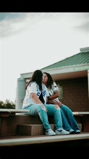 Wanna book a shoot? Message me for availability! #arizonacouplesphotographer #arizonaqueercouplesphotographer #wlwownedbusiness #wlw #azphotographer