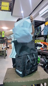 🔥 Rhinowalk Quick Released Motorcycle Side Bag 🔥 กระเป๋าข้างมอเตอร์ไซค์สายลุยที่ครบทั้ง “เท่-ทน-ถอดง่าย”! ✅ ความจุสูงสุดถึง 25 ลิตร ขยาย 32 ลิตร ✅ ติดตั้งง่าย ถอดง่าย แบบเกี่ยวกับแร็ค ✅ ผ้า Polyester กันน้ำ ถุงใน Waterproof 6000MM ✅ แผ่นรองกันลื่น กันขูดเฟรม ✅ มีช่องสะท้อนแสง เพิ่มความปลอดภัยตอนกลางคืน ✅ ใช้ได้ทั้งข้างเดียวหรือสองข้าง ✅ เสริมโครงกันตก แข็งแรงพร้อมลุยทุกเส้นทาง! 📏 ขนาด 38×17×39/59 cm 🖤 สีดำเรียบหรู พร้อมสายสะพาย เหมาะสำหรับสายแอดเวนเจอร์ ทัวร์ริ่ง หรือขับขี่ในชีวิตประจำวัน 💨