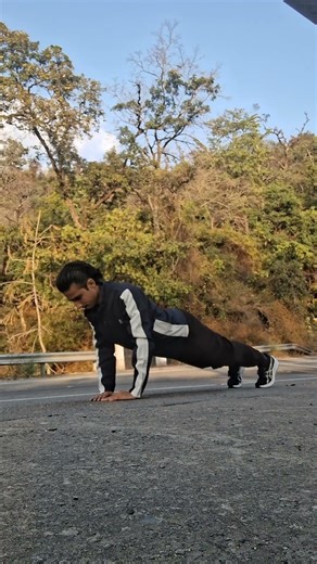 Diamond Push-Ups for Bigger Triceps 💎 | Quick Home Workout