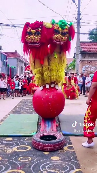 Exploring the Rich Tradition of Northern Lion Culture and Folk Art