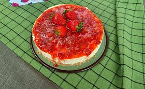 Cheesecake de morango fácil