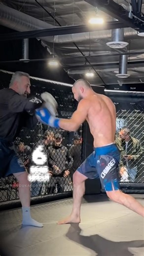 Khamzat Chimaev’s SLICK Striking for Sean Strickland