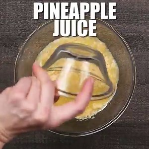 This easy Pineapple Casserole is a traditional southern recipe that makes the perfect side dish to go with ham at any pot luck. RECIPE: https://www.homemadeinterest.com/pineapple-casserole/ | Home Made Interest