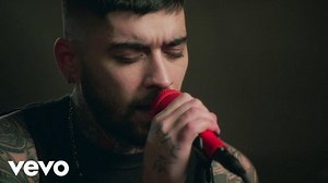 Lirik Lagu dan Terjemahan Alienated Zayn Malik, Say goodbye to the past leave it all with a laugh - Tribunjogja.com
