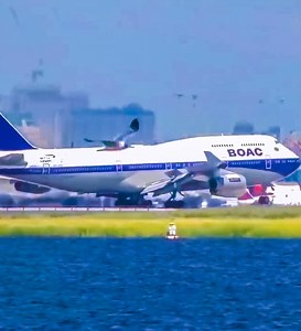 512K views · 34K reactions | ✈️ Boeing 747 in action at New York JFK Airport #boeing #boeinglovers #boeing747 #b747 #britishairways #cargolux #AirChina #chinaairlines #Airatlanta #jfkairport #kennedyairport #newyorkjfk The Boeing Company FlightAware Flightradar24.com | Just Planes | Facebook