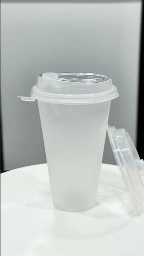 A closer look at our 350mL Flat Bottom Frosted PP cup with matching lid 🥤