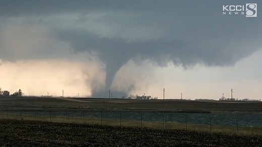 187K views · 1.2K reactions | Watch as our KCCI Stormchaser crew captured this tornado on the ground near Gilmore City, Iowa, Tuesday night. | KCCI | Facebook