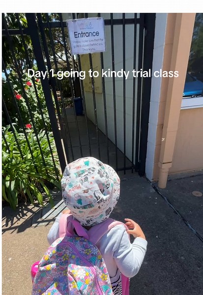 going to kindy trial class on the first day is not that easy 😌 let’s try next week ya sayang. #kindy #kindergarten