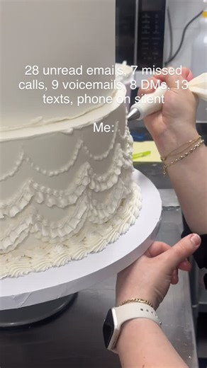 Bianca | Galvinchi Desserts Melbourne | Vintage Cakes | Cookies on Instagram: "It’s a lot easier to MAKE the cake then organising the cake 🤣🤣 I sit down every Monday to get through admin and do a little bit in between on Tuesdays & Wednesdays! We appreciate your patience but sometimes you may miss out so please please enquire with enough notice for us to get back to you in time 🫶🏼 #melbournecakes #bakerbts"