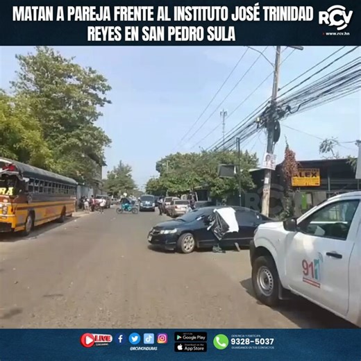 Una pareja fue asesinada a disparos frente al Instituto José Trinidad Reyes, en la ciudad de San Pedro Sula.El hombre fue identificado como Fabio Sarmiento, de 36 años, mientras que la identidad de la mujer aún no ha sido confirmada por las autoridades. De acuerdo con información preliminar, otra mujer resultó herida durante el ataque y fue trasladada a un centro asistencial.  #RCVNoticias #SanPedroSula #Honduras #Sucesos
