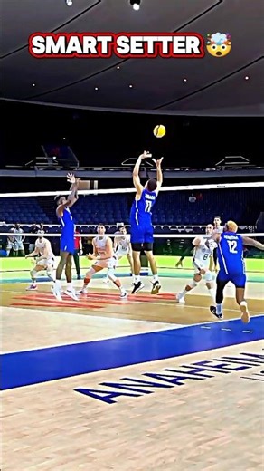 Smart Setter 🧠🤯 { Volleyball Edit } #volleyball