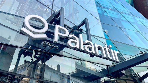 Palantir Rises, Snowflake Jumps On New AI Data Partnership