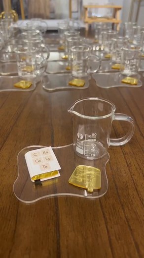 Graduation souvenirs DIY 👩🏽‍🔬 #graduation #souvenirs #diy #diysouvenir #chemistrythem #souvenirgraduation