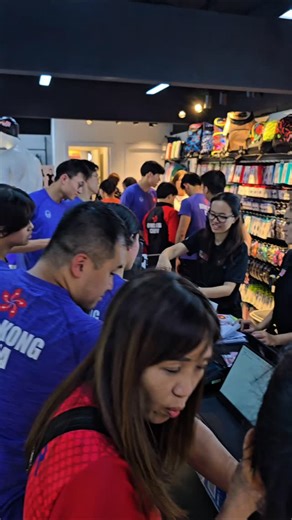 Thank you to the Hong Kong Swim Team for supporting our Madwave Concept Store Bukit Jalil during the Malaysia Invitational Age Group Swimming Championship 2026. 🇭🇰🇲🇾🏊‍♂️ We truly appreciate your trust and support—wishing you great races and continued success! #madwaveasia | MadWave Asia