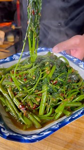 Vincent Yeow Lim | Kangkung belacan aka sambal water spinach aka best vegetable dish in the world. Ingredients: 1 tbs oil 1/4 cup water 2 bunch water... | Instagram
