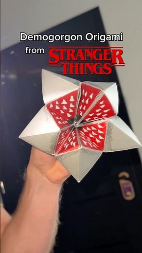 DIY Demogorgon Origami Cootie Catcher Paper Monster Idea Stranger Things Paper Craft #strangerthings