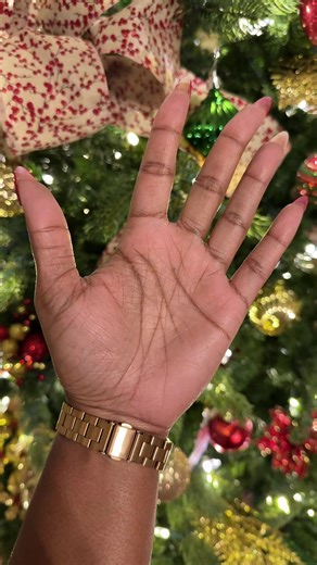 Acrylic Nail Tutorials for Stunning Christmas Designs